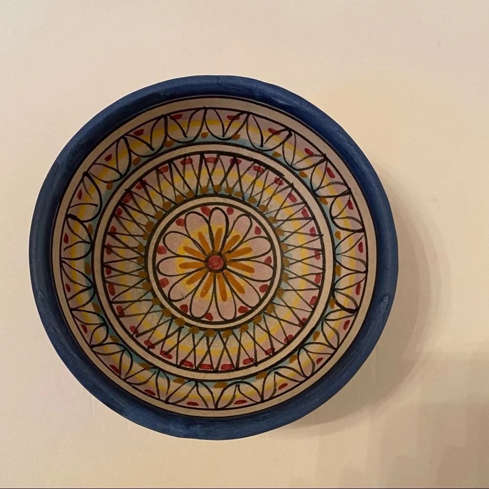 VIETRI BOWL WHITE BLUE YELLOW BROWN RED PINK POTTERY TERRACOTTA HANDMADE ITALY